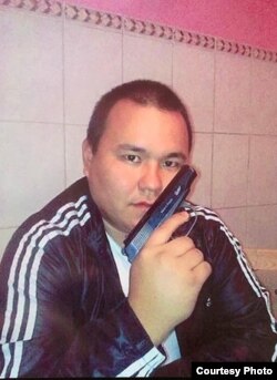 Улан Бакиевдин "WhatsUpp" мессенжериндеги сүрөтү.