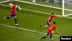 Nolito feston me bashkëlojtarët e Spanjës gjatë ndeshjës me Turqinë - EURO 2016