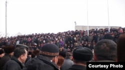 Protesters in Naryn were also registering their opposition to price hikes on utilities.