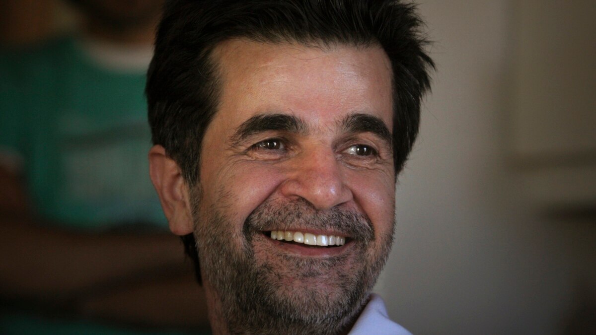 Acclaimed Iranian Filmmaker Challenges Rulers To A Referendum