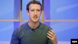 Facebook CEO Mark Zuckerberg (file photo)