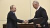Prezident Vladimir Putin Rusiya Birbaşa İnvestisiyalar Fondunun başçısı Kirill Dmitrievi qəbul edərkən