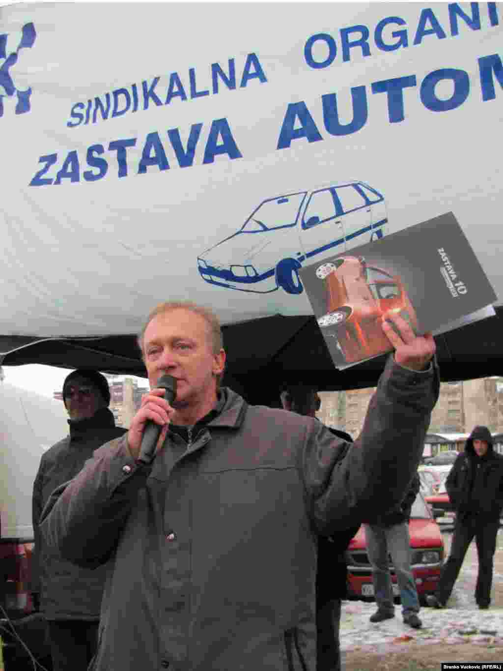 Na skupu je govorio Zoran Mihajilovic, predstavnik sindikata radnika. Foto: Branko Vučković 