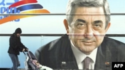 Arxiv foto: Ermənistanda Serzh Sarkisian-ın seçki plakatı, 2008-ci il 