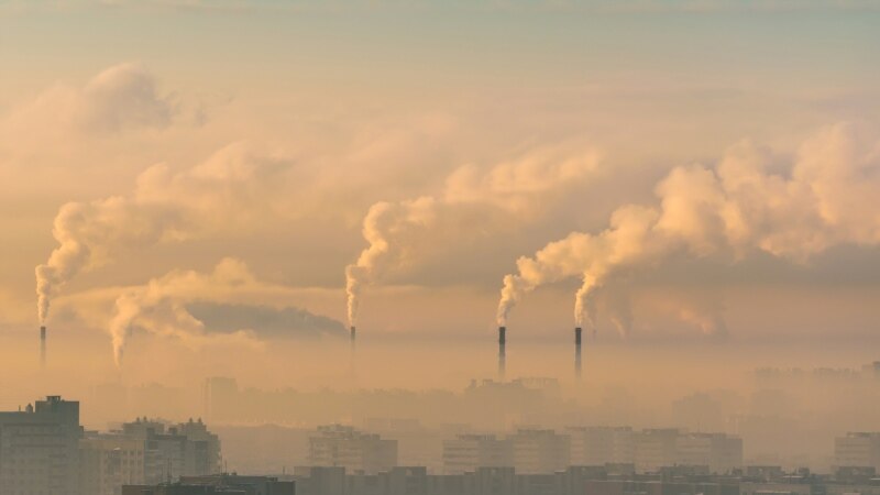 За седум отсто пад на емисиите на јаглероден диоксид на светско ниво поради пандемијата
