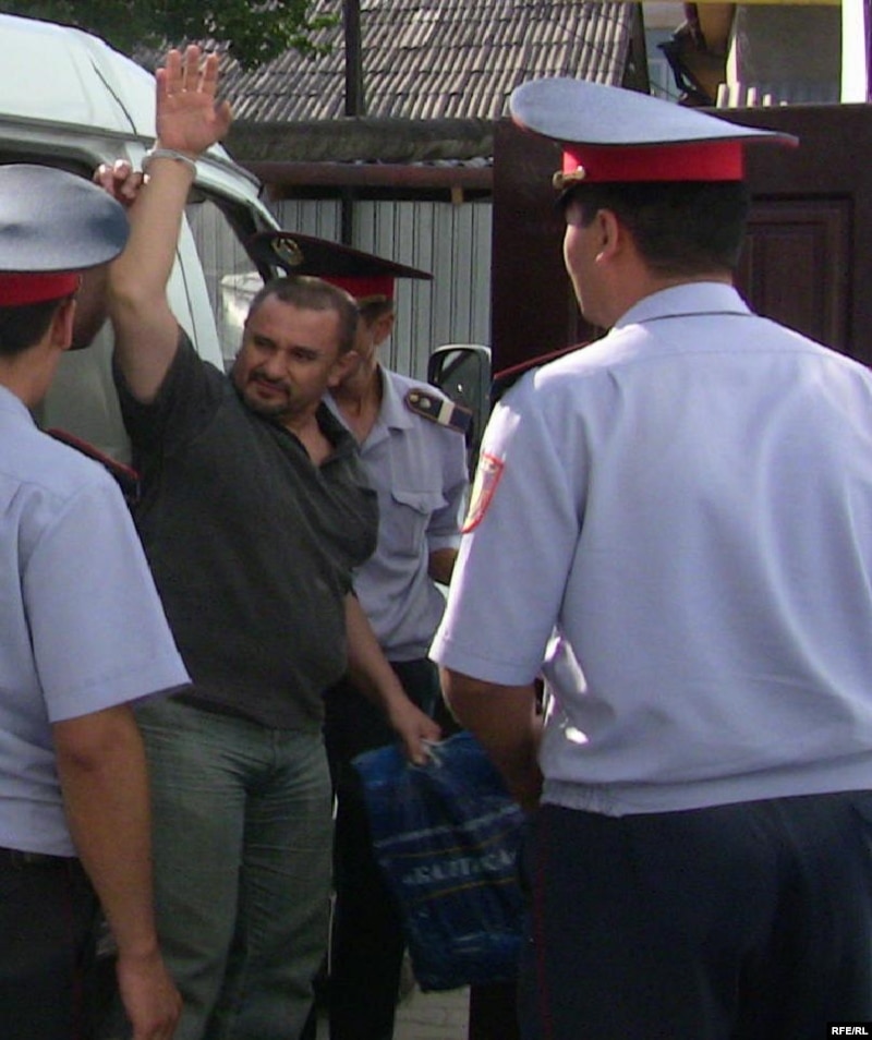 Ерлан Сандыбаев в день оглашения своего приговора. Тараз, 8 августа 2009 года. 