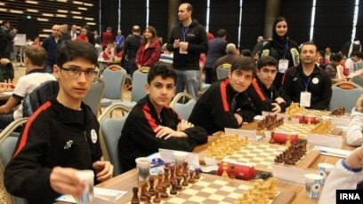 Teen Chess Prodigy Who Fled Iran Beats World Champion In Online Tournament  - I24NEWS