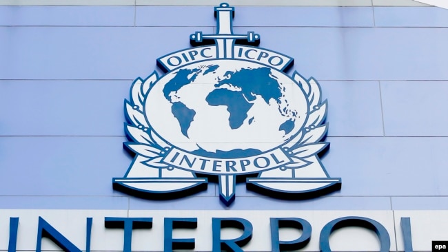 INTERPOL-i