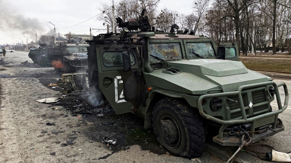 понад 15 тисяч осіб, понад пів тисячі танків, майже 100 літаків