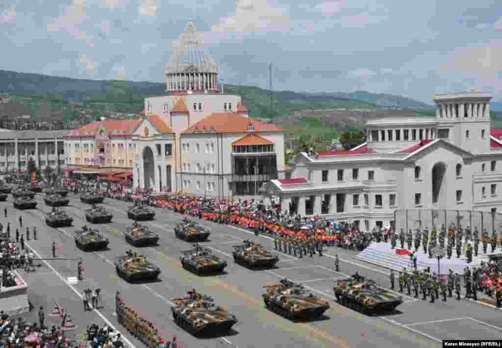 Nagorno-Karabakh -- Karabakh Armenian army holds a military parade, Stepanakert, 09May2012