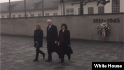 Германија-Потпреседателот на САД Мајк Пенс го посети нацистичкиот логор Дахау, 19.02.2017