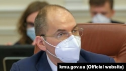 «Ця процедура триває нині. Для нас важливо, щоб Україна однією із перших використовувала вакцину від COVID-19, яка пройде всі клінічні дослідження», – заявив міністр Максим Степанов