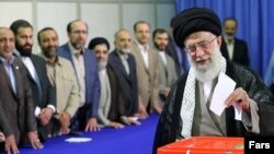  د هېواد روحاني مشر آیت الله خامیني