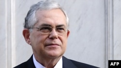 Премьер-министр временного правительства Греции Лукас Пападемос. Афины, 10 ноября 2011 года.
