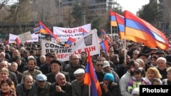Armenia - The opposition Armenian National Congress holds a rally in Yerevan's Liberty Square, 1Mar2014.