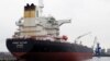 خدمه نفتکش نروژی که در دریای عمان هدف حمله قرار گرفته وارد دبی شدند