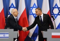 Президенты Израиля и Польши Реувен Ривлин (слева) и Анджей Дуда на переговорах в Польше, январь 2020 года