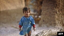 Një vogëlushe afgane...