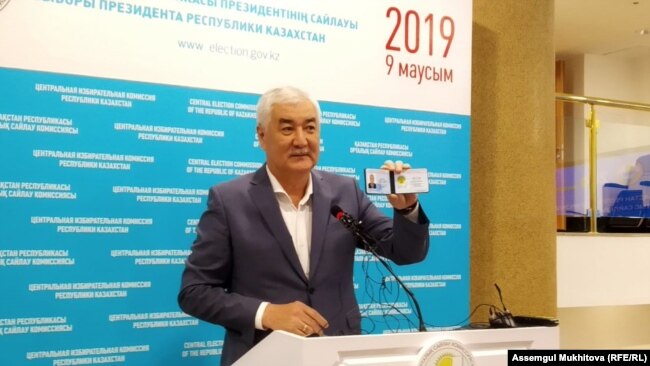 "Ult taǵdyry" qozǵalysynyń kandıdaty Ámirjan Qosanov. Nur-Sultan, 6 mamyr 2019 jyl.