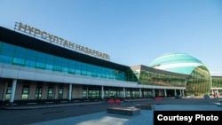 Нұрсұлтан Назарбаев халықаралық әуежайы.