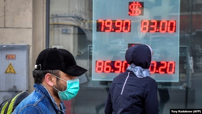 Рухнувший рубль. Чего ждать, когда нефть стремится к нулю Рухнувший рубль. Чего ждать, когда нефть стремится к нулю