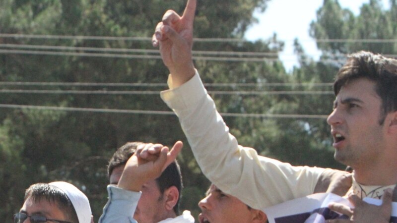 د غور معترضین: ښاروالۍ او د کانونو اداره بې ځایه پیسې اخلي