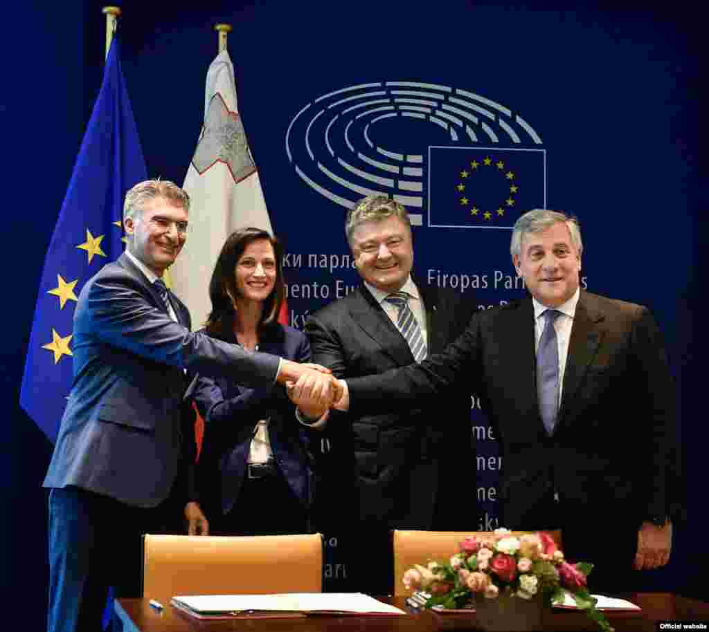 Урочиста церемонія підписання рішення ЄС про запровадження безвізового режиму для громадян України, Брюсель, 17 травня 2017 року