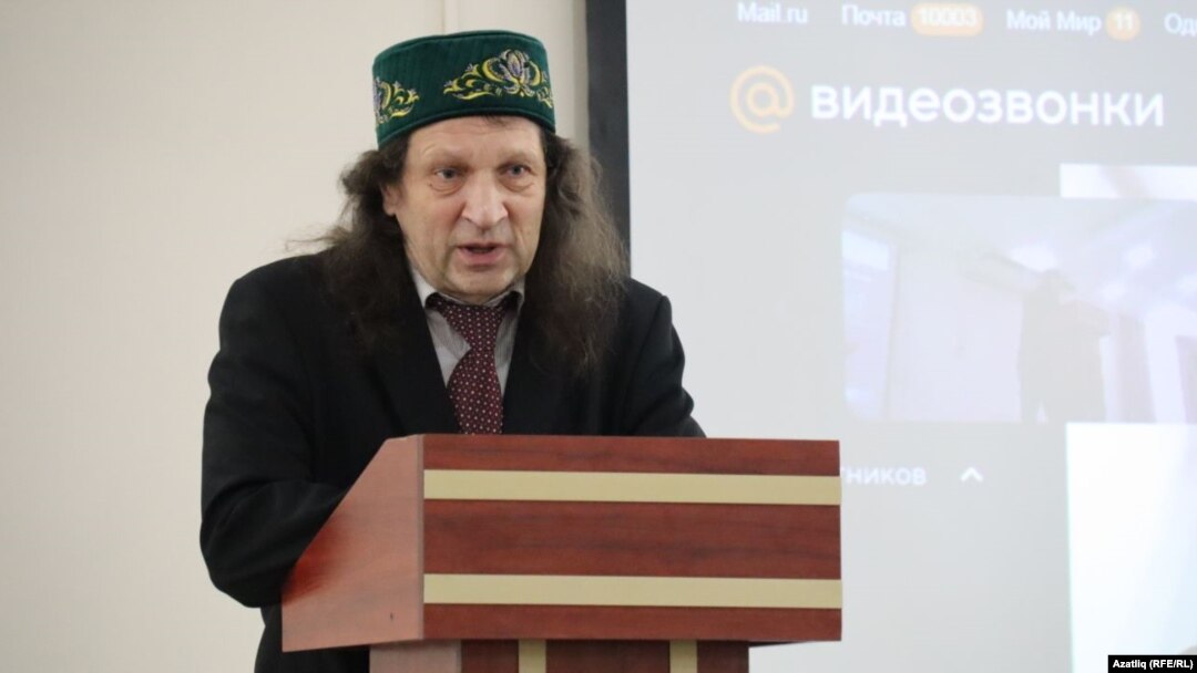 Павел Шмаков Татар иҗтимагый үзәге корылтаенда чыгыш ясый