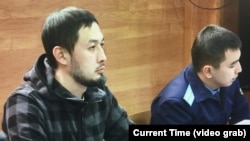 Белсенді Әлнұр Ілияшев (сол жақта)