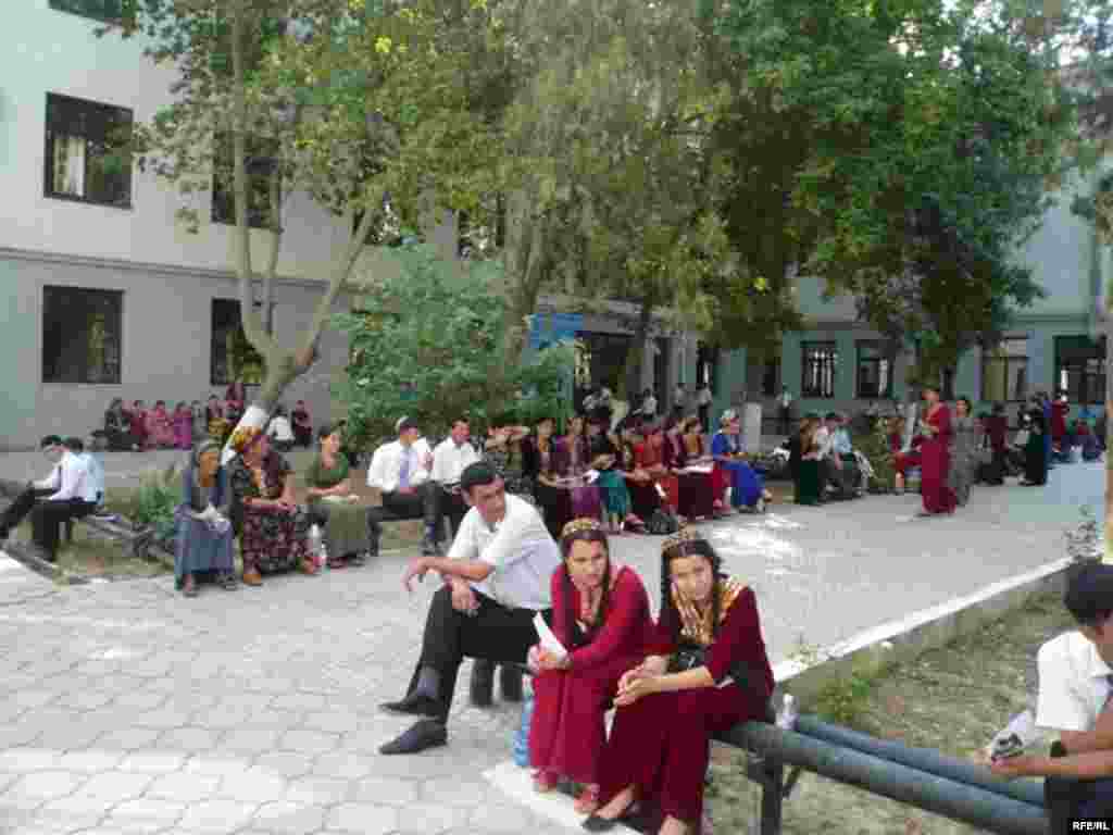 Magtymguly adyndaky Türkmen döwlet uniwersitetine giriş synaglary, awgust, 2009.