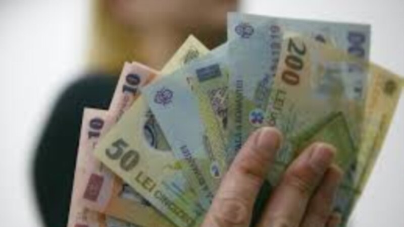 România: salariile angajaților publici se apropie de cele mai mari salarii pe economie
