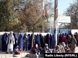 Чарга на выбарчы ўчастак у Кабуле.