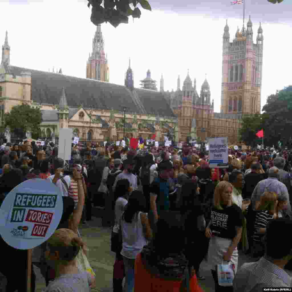 Демонстрация&nbsp;​завершилась на Парламентской площади, недалеко от резиденции премьера на Даунинг-стрит.&nbsp;