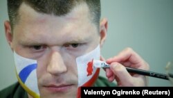 Афсари украинӣ барои таъмини амнияти бозӣ сафарбар мешавад.