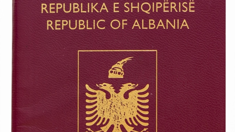 Дисциплинска постапка против албанската амбасадорка во Атина поради исчезнатите пасоши