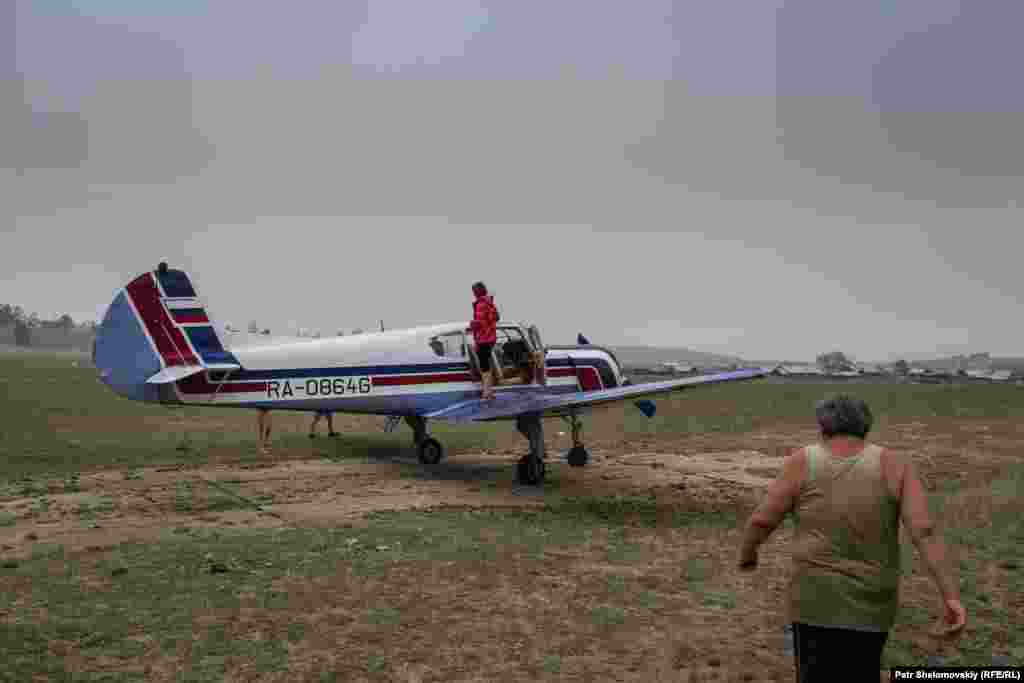 The airfield is not being officially open, but Vladimir and Herolda occasionally receive winged visitors. This plane belongs to a pilot friend who brought his family to the island for a visit.