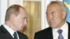 Russia -- President Vladimir Putin (L) meets with his Kazakh counterpart Nursultan Nazarbaev in Moscow, 20Dec2007