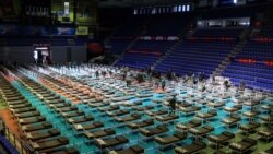 Pripadnici Vojske Srbije postavili su vojničke krevete u sportskoj dvorani "Aleksandar Nikolić" (Pionir) u Beogradu, kako bi taj objekat pripremili za smeštaj pacijenata zaraženih korona virusom