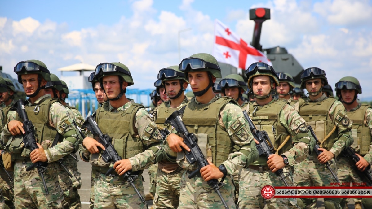მართლმადიდებელი მღვდელი ჯარს გვერდს აუვლის, სხვები ვერა – რა წერია თავდაცვის ახალ კოდექსში