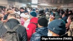 Вход на станцию метро "Царицыно" 15 апреля