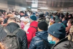 Очереди на вход в московское метро. 15 апреля 2020 года