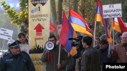 Armenia - Opposition activists urge Armenians to join an upcoming "civil disobedience" campaign, Yerevan, 16Nov2015.