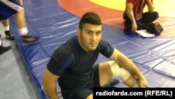 رضا یزدانی، در حال تمرین آماده‌سازی پیش از مسابقات روز دوشنبه