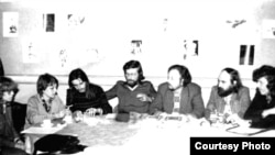 Mueller (second from left) with literary colleagues in 1985. Her informer moved in the same circles.