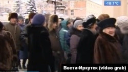 Очередь в глазную клинику в Иркутске