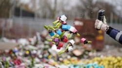 Uništavanje cveća u Honselersdijku zbog naglog pada prodaje, mart 2020.