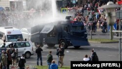 У Мінську проти протестувальників використали водомет, 4 жовтня 2020 року