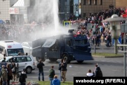 Minsk, tunuri de apă împotriva protestatarilor, 4 octombrie 2020