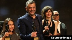 “Ən yaxşı film”in rejissoru Kutluğ Ataman,"ən yaxşı qadın aktrisa" Nəsrin Cavadzadə. Türkiyə, Altun Portakal Film festivalı -2014-cü il