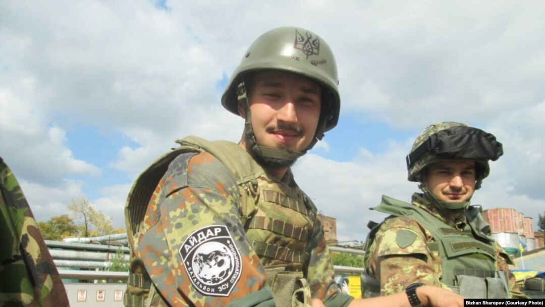 Науковець Біжан Шаропов під час участі у бойових діях. Луганщина, літо 2015 року